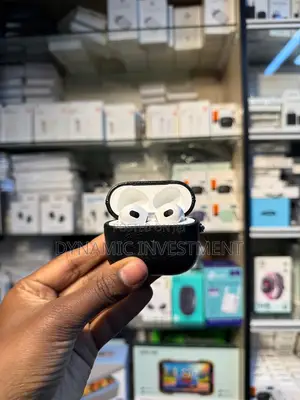 Luxury Soft Leather Metal Keychain Shockproof Airpods 3 Case/Cover