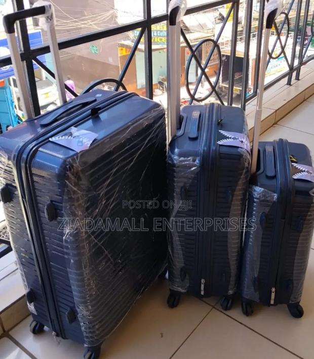 Heavy-Duty 3-in-1 Multicoloured Rubber Suitcase – Size 3 - thumbnail 3