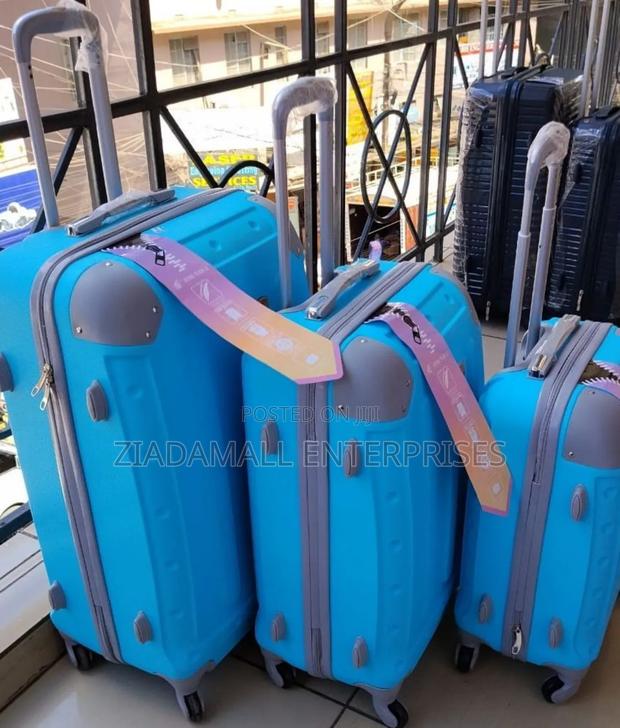 Exclusive 3-in-1 Size 3 Fibre Suitcase – Luxury, Space Durability - main view