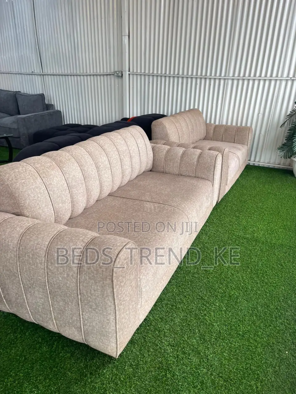 Furnished 5 Seater Sofa Set 3,2