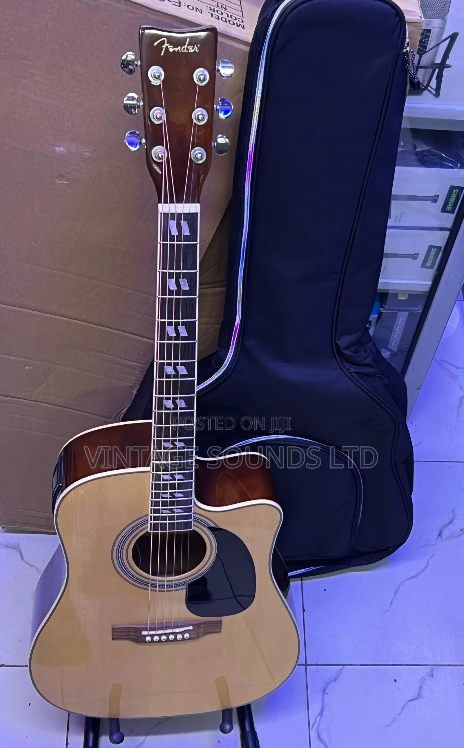 Original Fender 41inch Semi Acoustic Natural Colour Bag