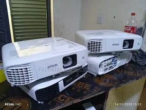 Epson Eb-S31 Business Projector – Durable Efficient
