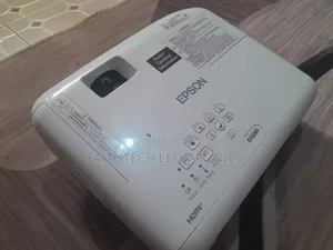 Epson Ex3280 Svga Projector – Clean Image,3600 Lumen