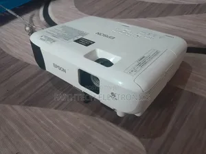 Epson Eb-S31 Projector for Presentations Training