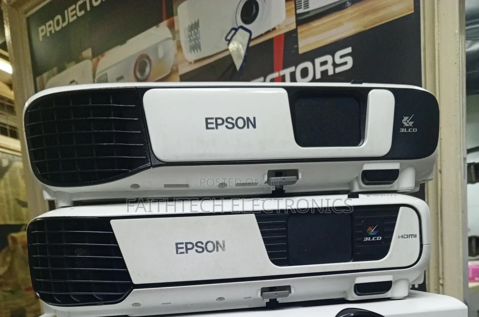 Well-Maintained Epson Eb-S41 Projector – Plug Play