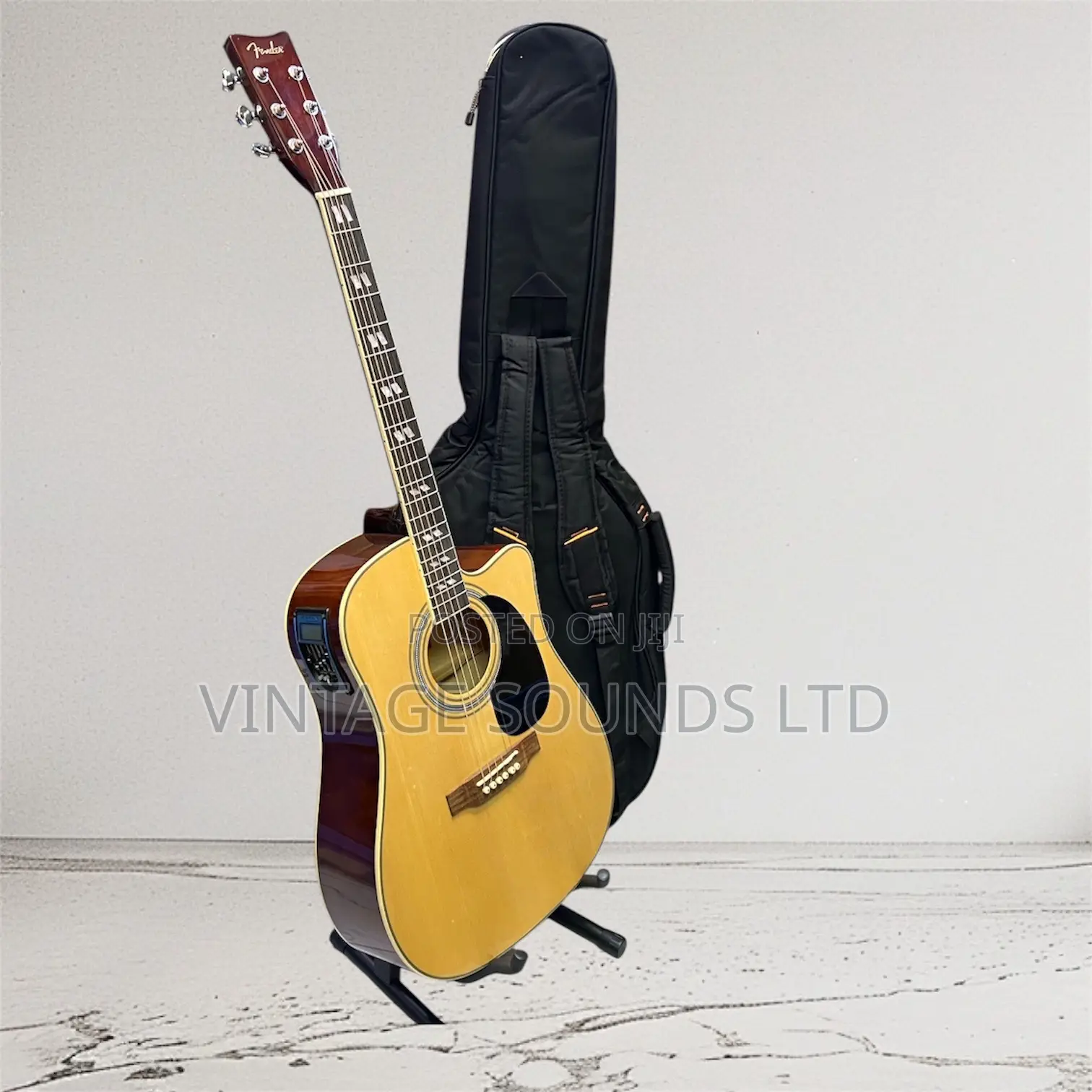 Fender 41” Cutaway Semi Electric Guitar Padded Gig Bag
