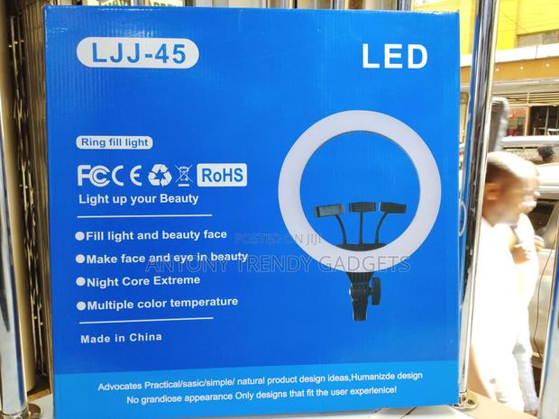 Professional 18′′ Ring Light For Makeup, Video & Photography