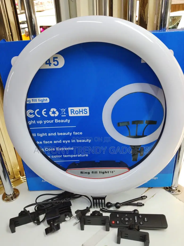 18 Inch Led Ring Light With 3 Phone Holders For Streaming