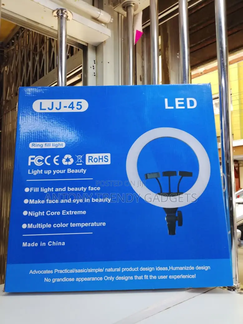 Studio 18′′ Dimmable Ring Light With Adjustable Color Mode