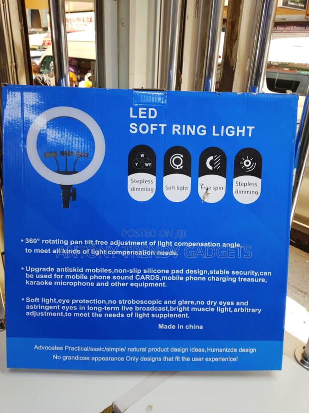 Studio 18′′ Dimmable Ring Light With Adjustable Color Mode - thumbnail 2