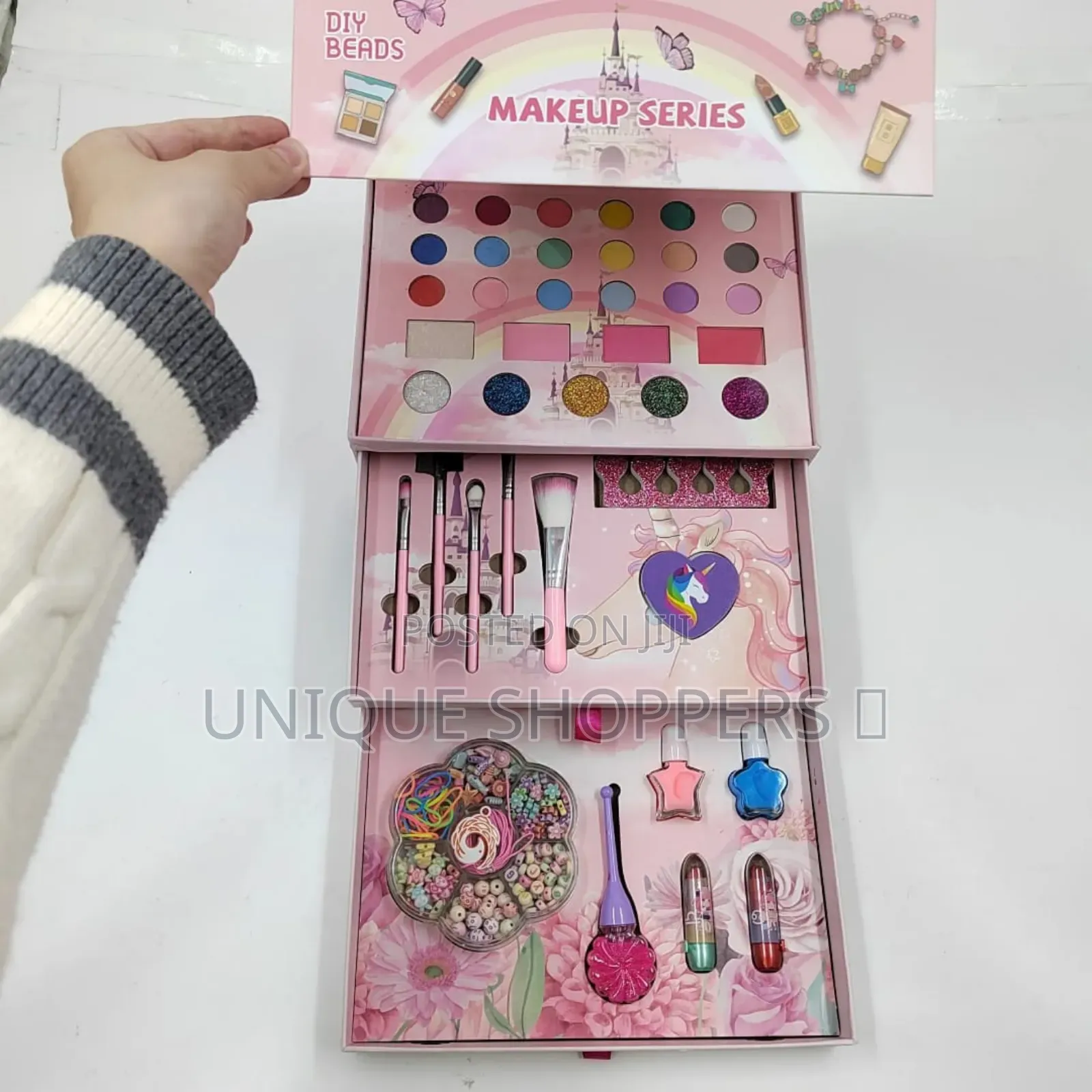 Kids Non-Toxic Makeup Set
Safe, Gentle and Washable.