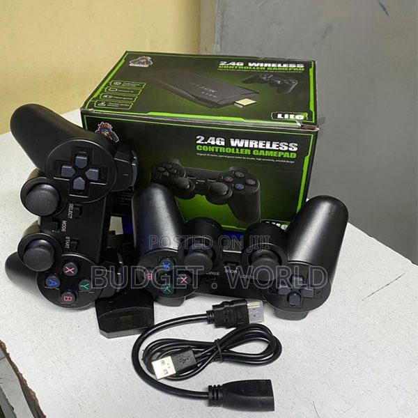 ––10,000 Video Game Retro –Plug and Play Output Classic M8 Controller