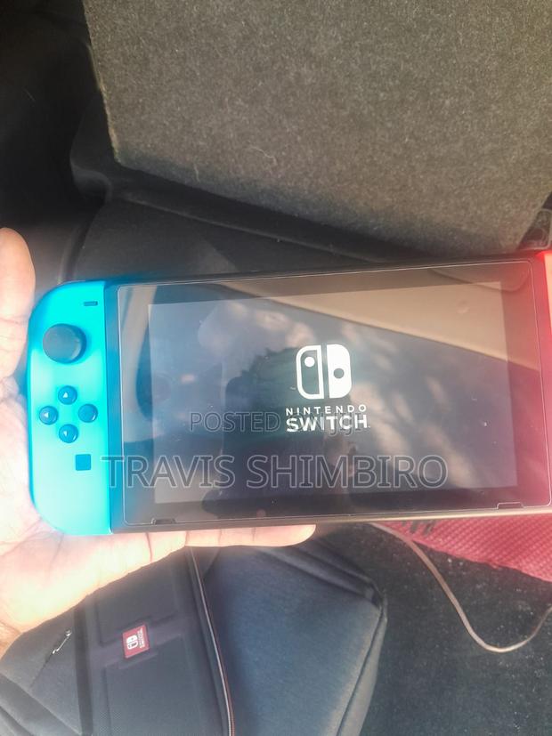 Nintendo Switch - main view