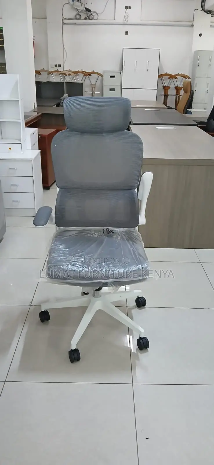 Spine-Friendly Gray Work Chair