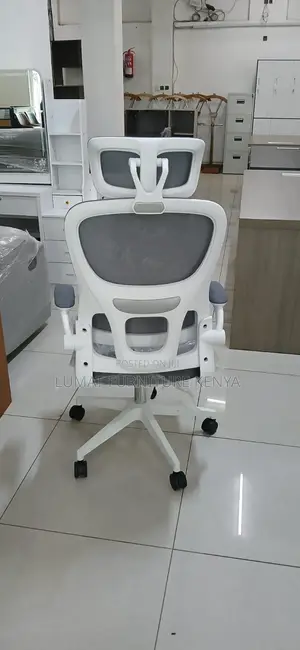 Spine-Friendly Gray Work Chair