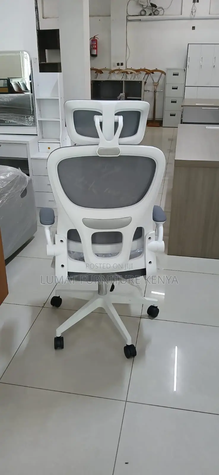 Spine-Friendly Gray Work Chair