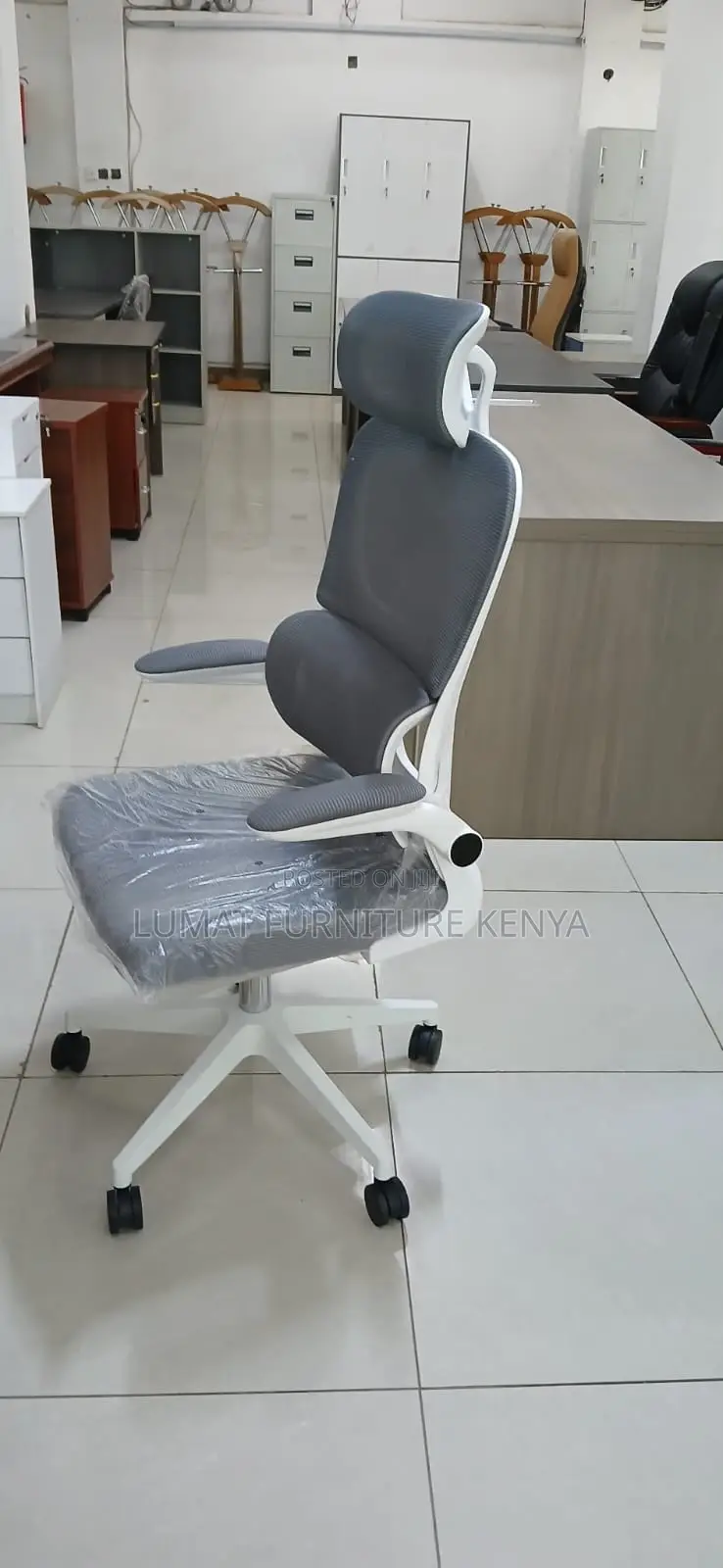 Spine-Friendly Gray Work Chair