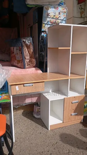 Home/.Office Desk With Display Cabinet / Bookshelf