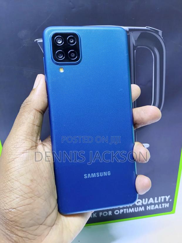 Samsung Galaxy A12 64 GB Blue - main view