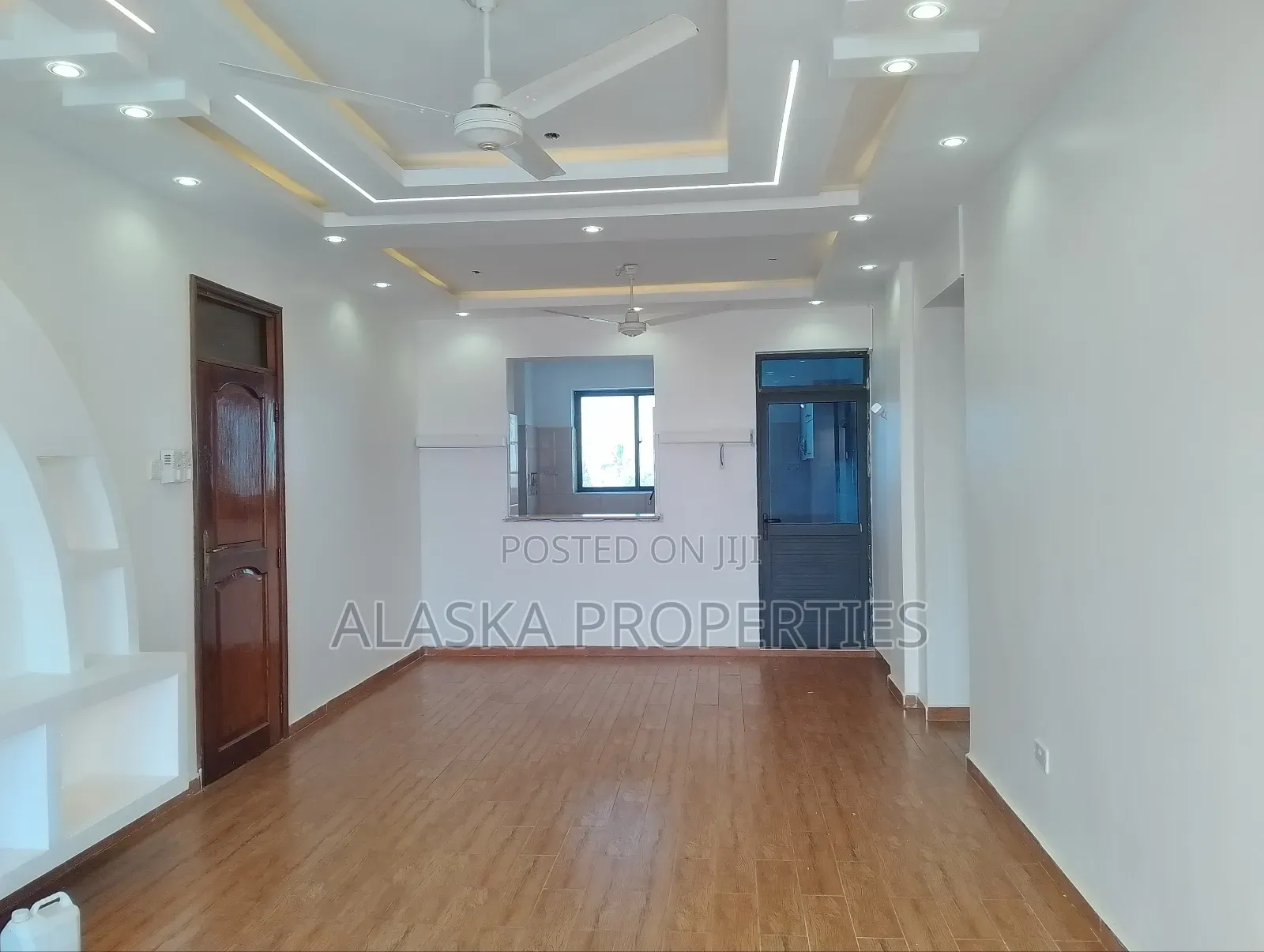 3bdrm Apartment in Beach Road Gichaga, Nyali for sale