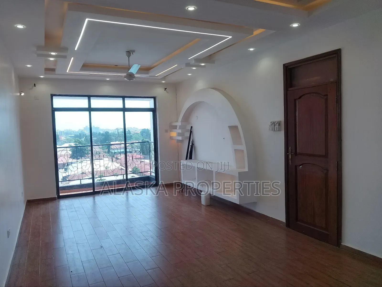 3bdrm Apartment in Beach Road Gichaga, Nyali for sale