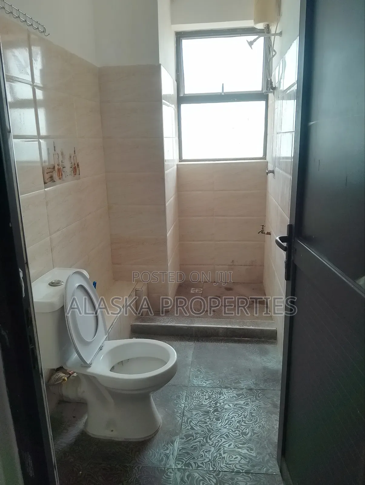 3bdrm Apartment in Beach Road Gichaga, Nyali for sale
