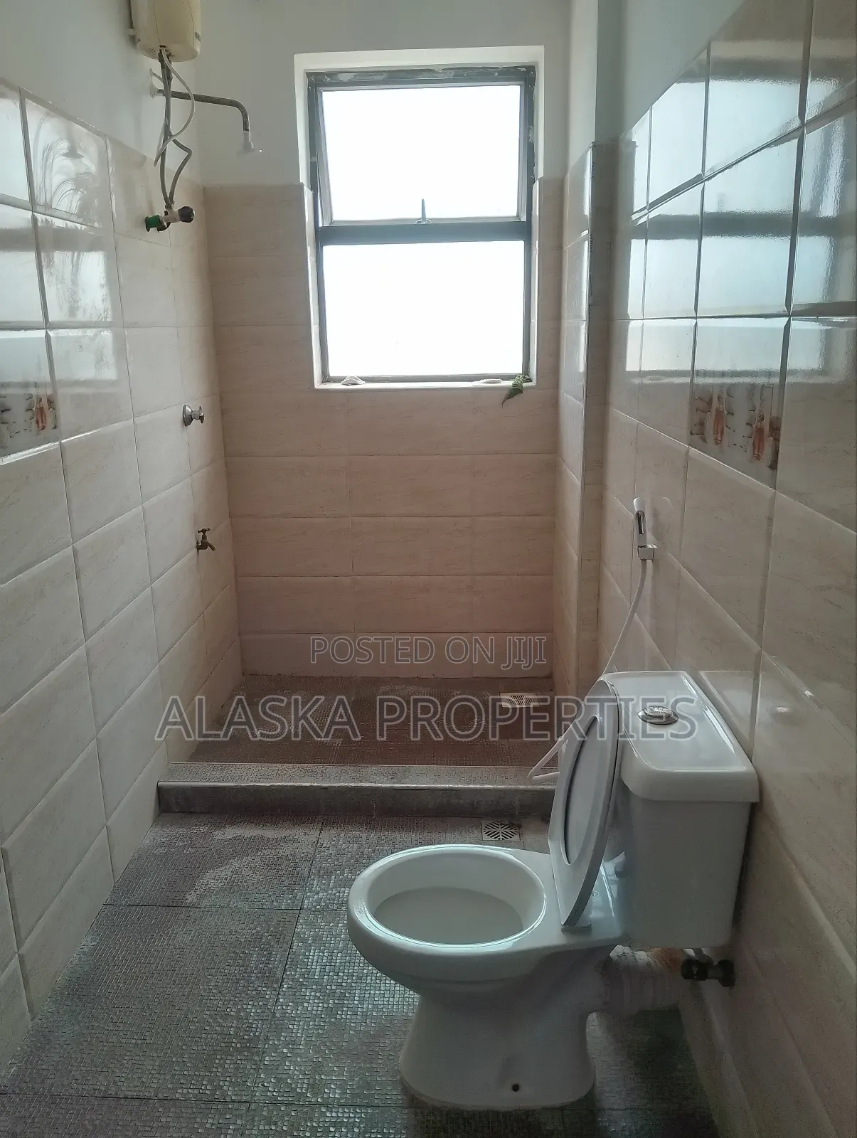 3bdrm Apartment in Beach Road Gichaga, Nyali for sale