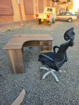 Stylish 1.2m Curved Desk Set