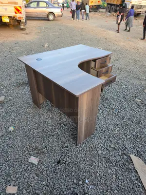 Stylish 1.2m Curved Desk Set
