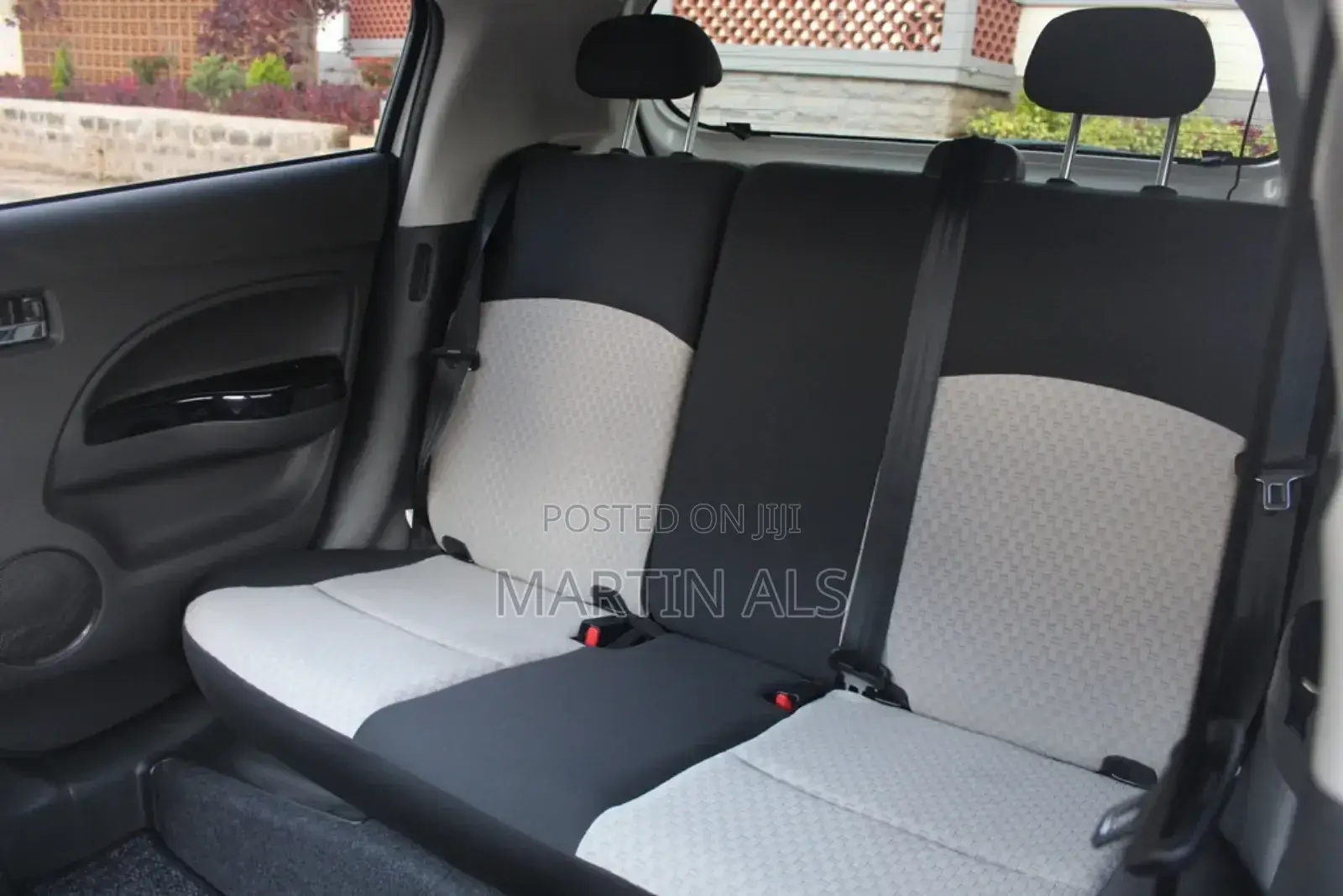 Mitsubishi Mirage ES 2018 White