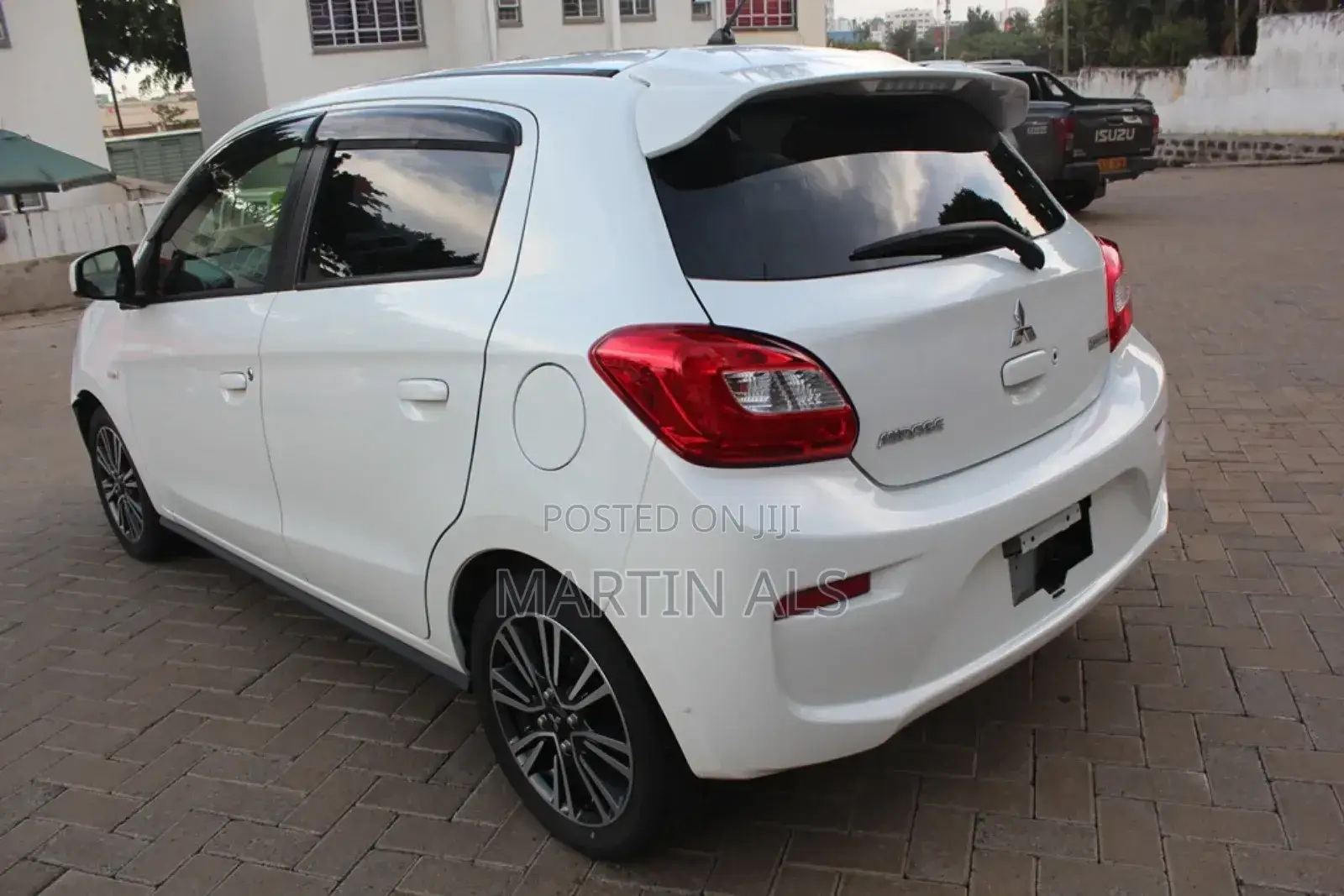 Mitsubishi Mirage ES 2018 White