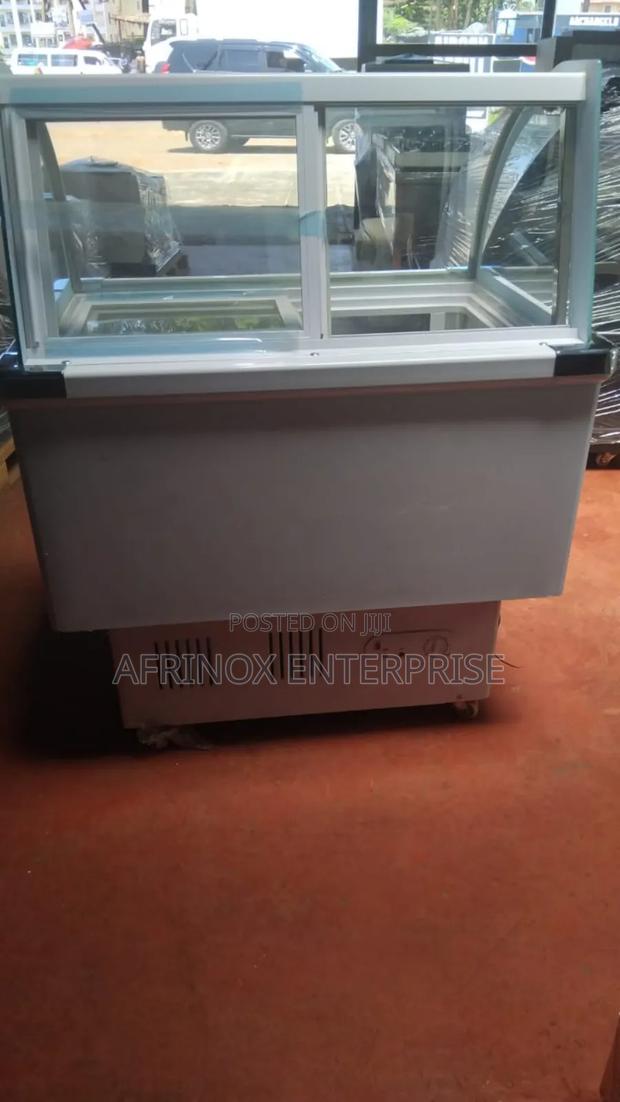 Top-Class Ice Cream Display Solution - main view