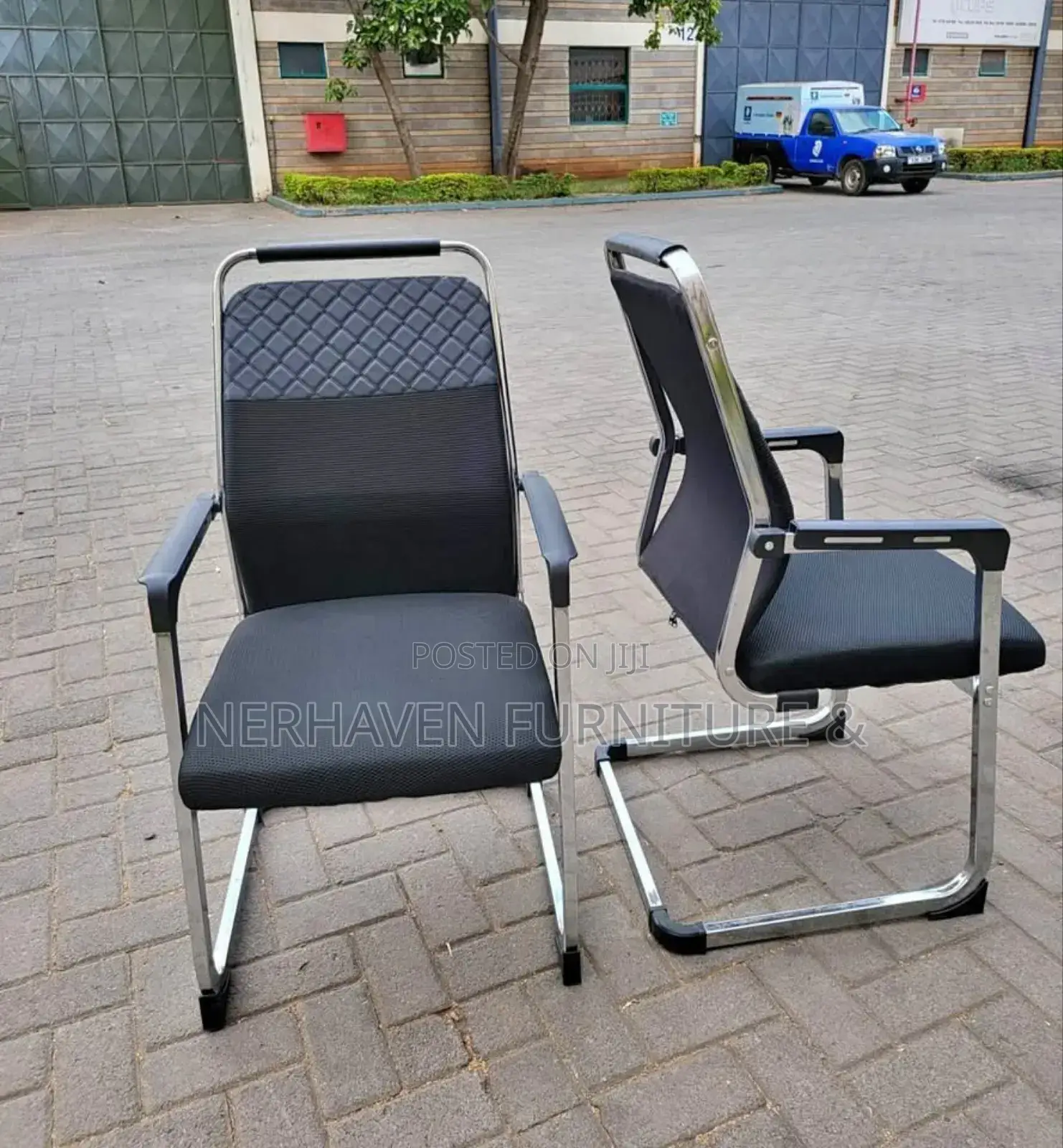 Modern Fixed Office Chair With Armrests