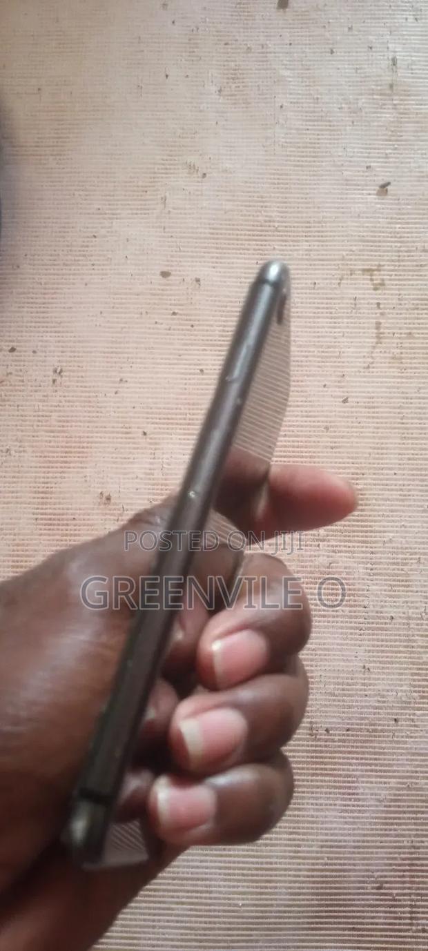 Apple iPhone 8 64 GB Black - thumbnail 3