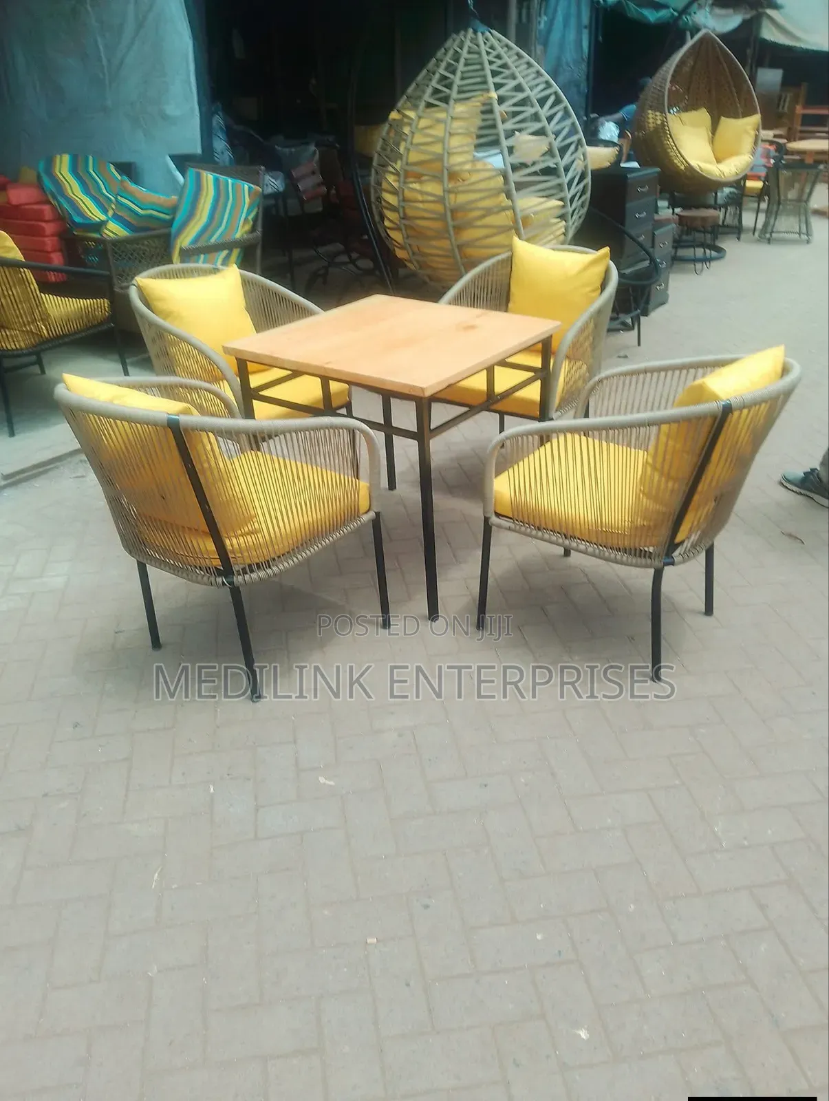 4-Seater Singles Set