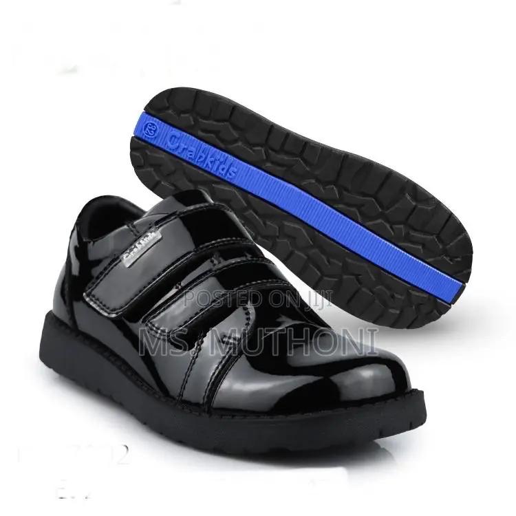 Wetlook Dual Hook-and-Loop Closure Crab Kids School Shoes