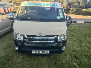Toyota HiAce 2013 White