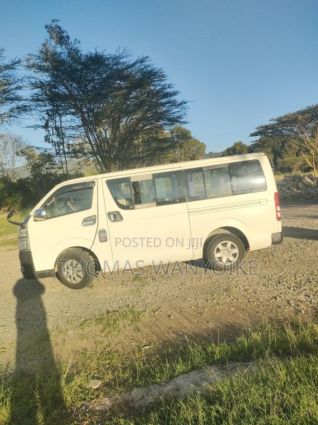 Toyota HiAce 2013 White - thumbnail 8