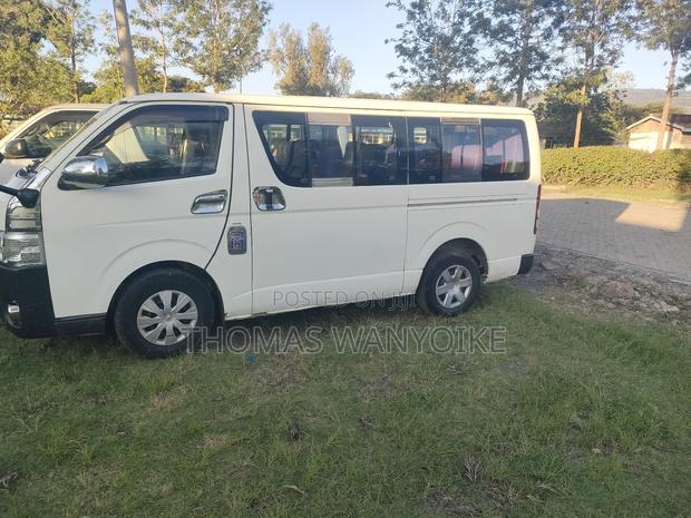 Toyota HiAce 2013 White - thumbnail 9