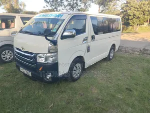 Toyota HiAce 2013 White