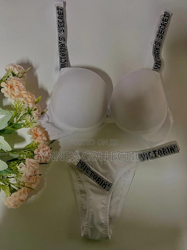 Victoria Secret Bra Set - thumbnail 4