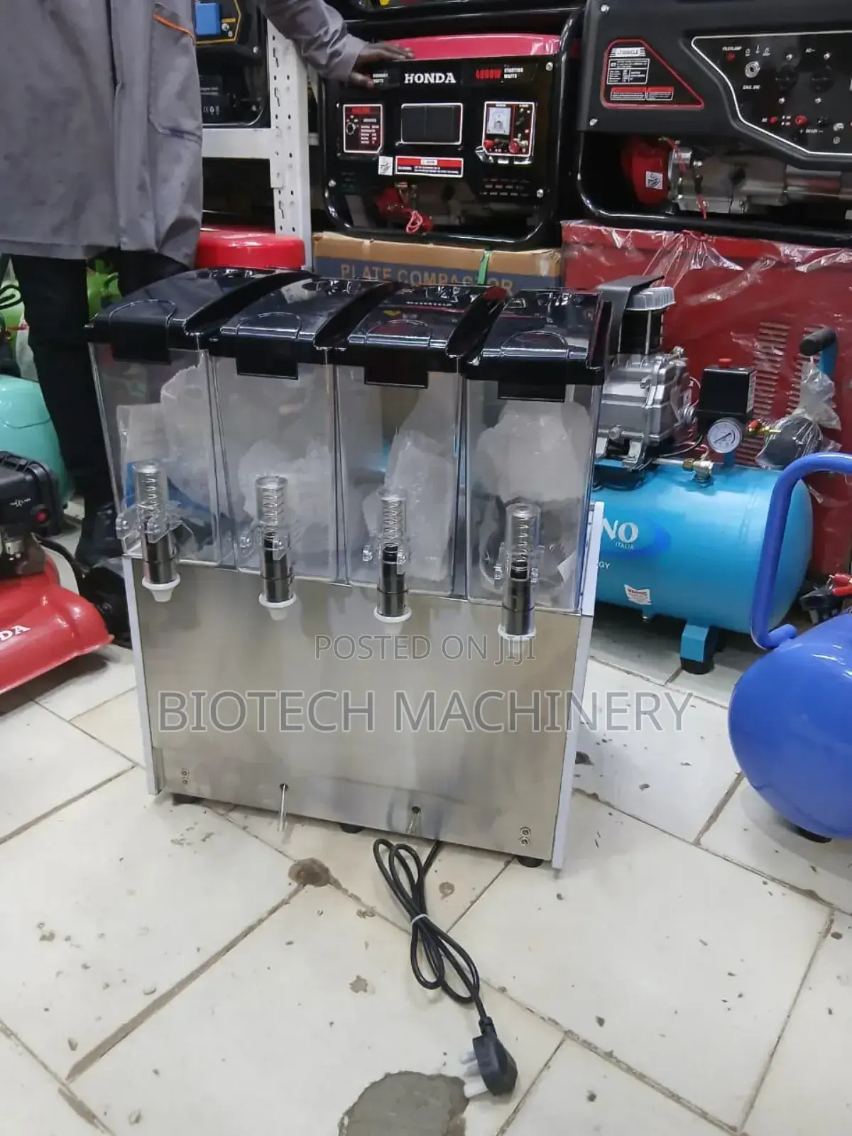 Juice Dispenser/4 Columns