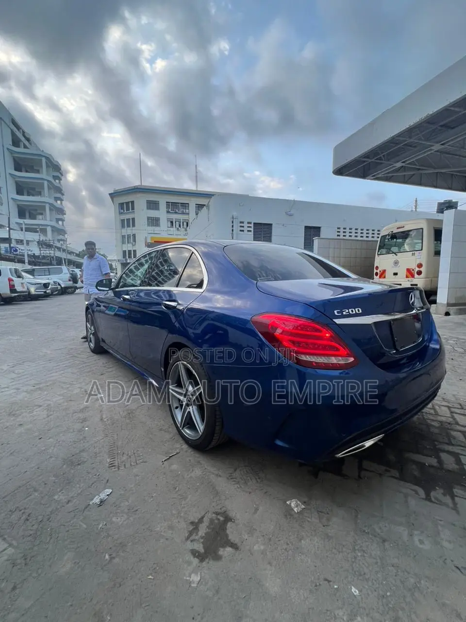 Mercedes-Benz C200 2018 Blue