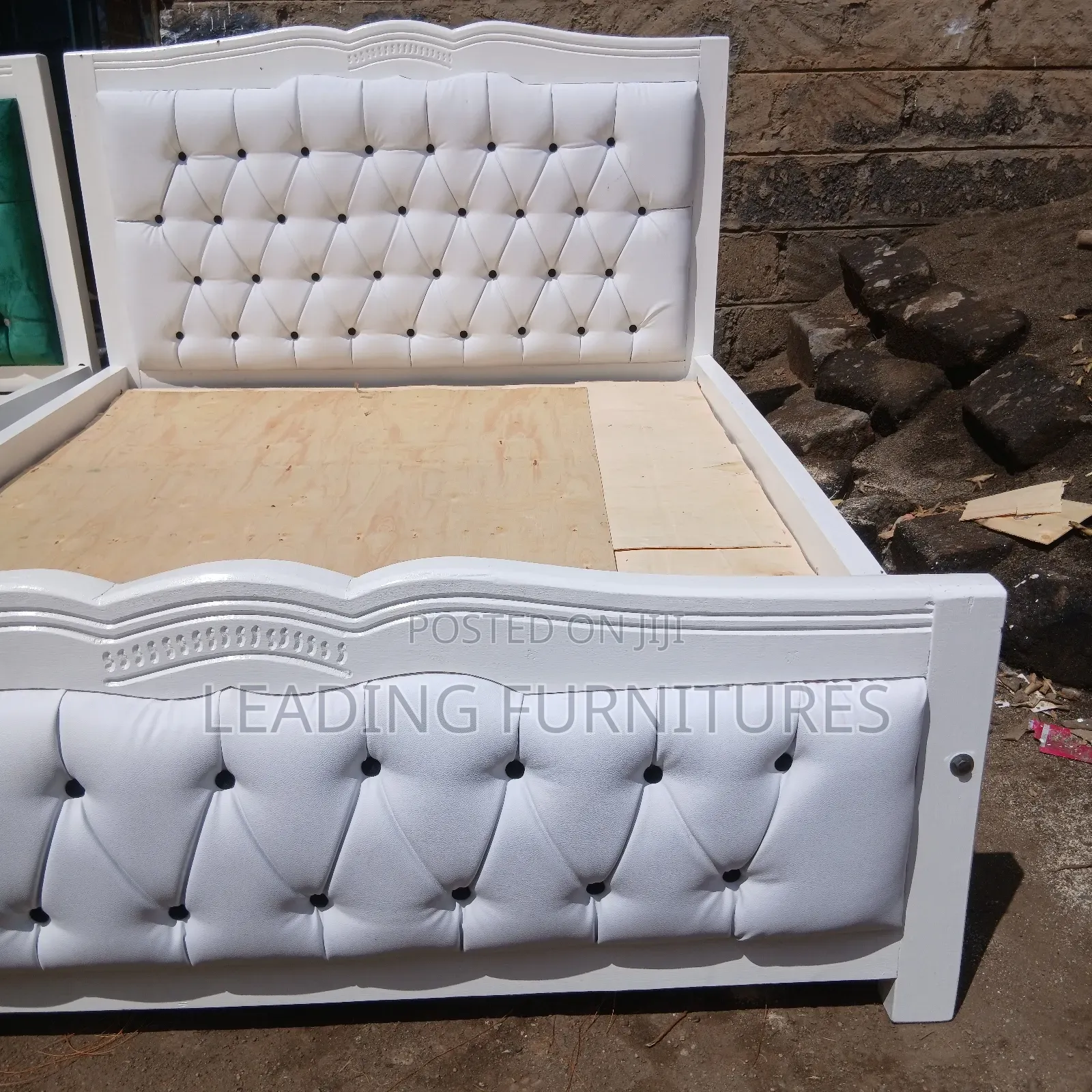 Mountain Mocket Bed White Maziwa5x6
