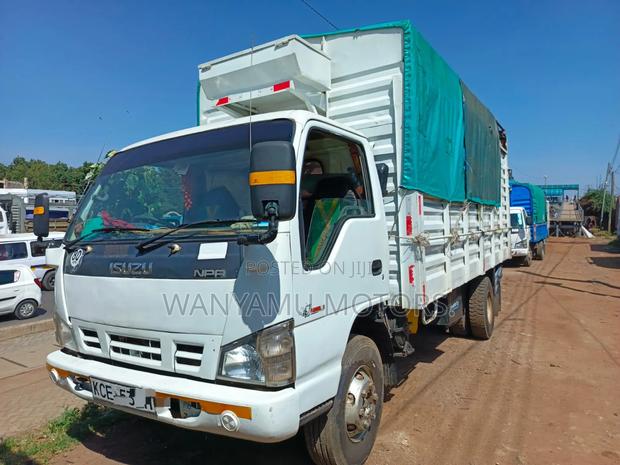 Isuzu NPR Truck - thumbnail 2