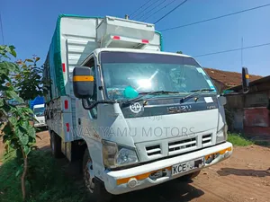 Isuzu NPR Truck