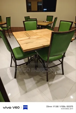 Restaurants 4 Seats and Square Table