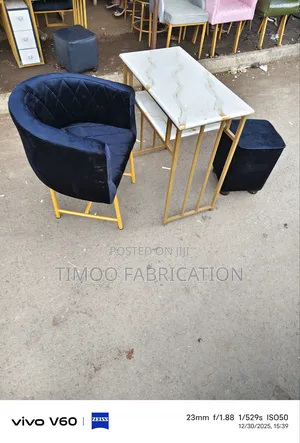 Salon Set of Table, Styling and Puff Seats