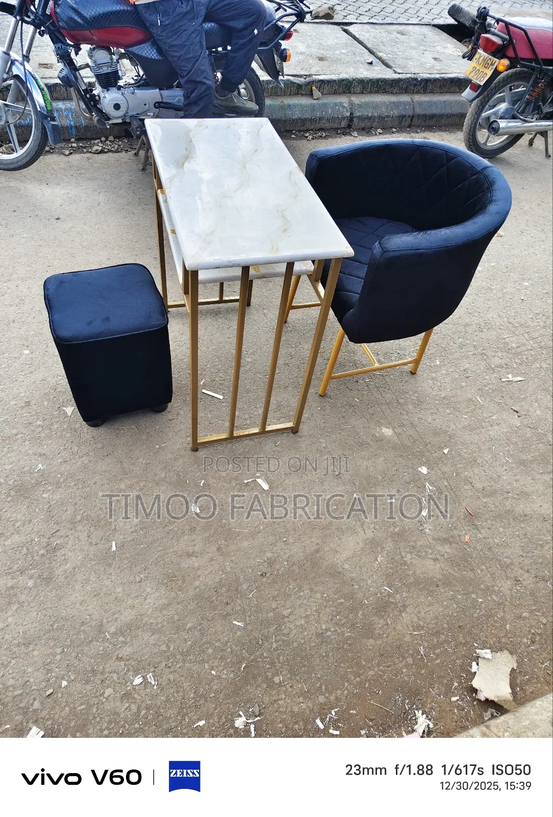 Salon Set of Table, Styling and Puff Seats
