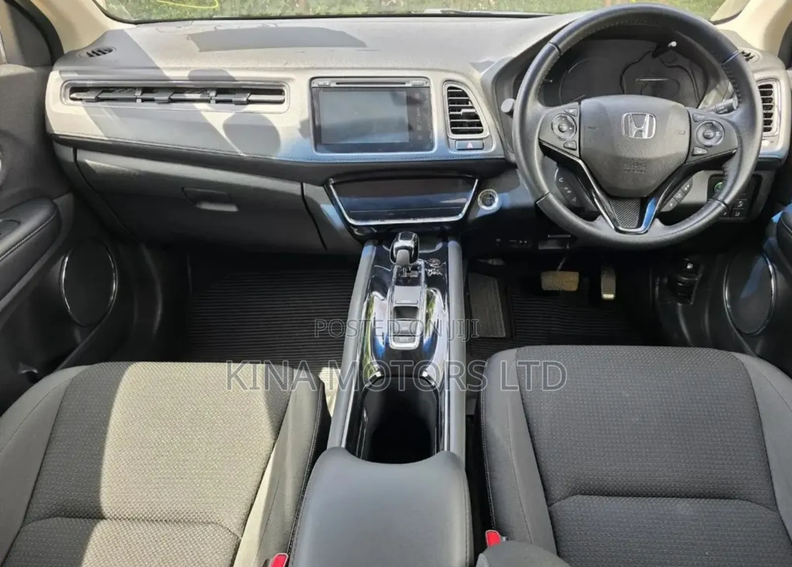Honda Vezel 1.5 Hybrid 4WD 2018 Silver